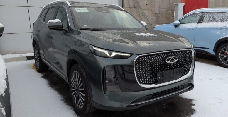 Первый взгляд на новый Chery Tiggo 8: встреча с премиальным кроссовером на улицах Москвы